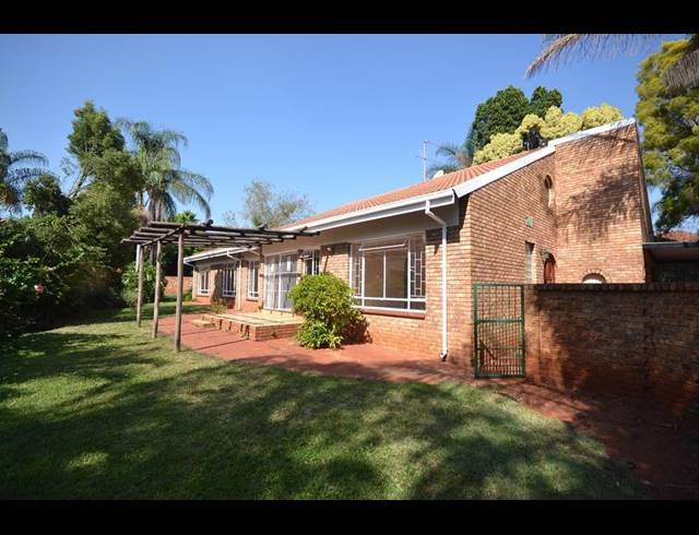 3 BEDROOM HOUSE SOLD IN SINOVILLE